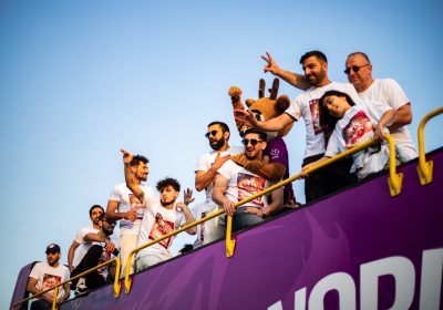BAKIDA DÜNYA ÇEMPİONLARININ ŞƏRƏFİNƏ ŞƏHƏR TURU VƏ KONSERT PROQRAMI TƏŞKİL OLUNUB