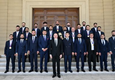 PREZİDENT İLHAM ƏLİYEV MİNİFUTBOL ÜZRƏ DÜNYA ÇEMPİONATININ QALİBİ OLAN AZƏRBAYCAN MİLLİ KOMANDASININ ÜZVLƏRİNİ QƏBUL EDİB